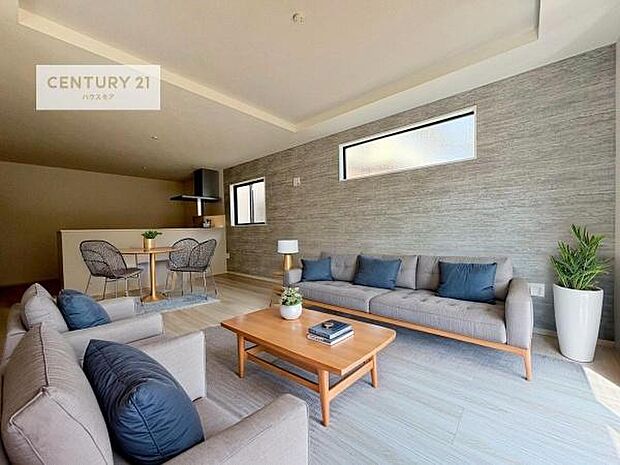 家具はCGパースです。開放感のある広々LDK！ソファーやダイニングテーブルを置いても窮屈にならないので快適に過ごせます！コミュニケーションが取りやすいリビングです！