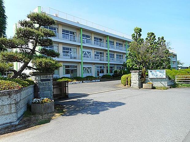 つくばみらい市立伊奈中学校まで2800m