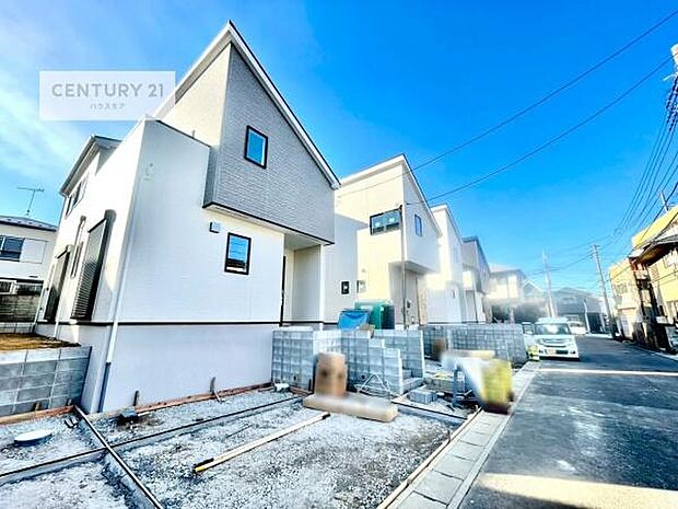 全4棟のキレイな街並み。是非1度ご内見ください。物件探しのご条件・ご要望・ご質問など、不動産に関することなら、どのようなことでも誠心誠意対応させて頂きます！