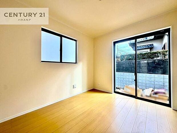 シンプルにデザインされているため、家具を選びません！お気に入りの家具を置いてくつろげる空間を作ることができます。