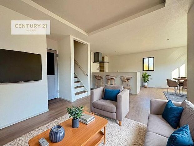 家具はCGパースです。大切な家族が集まるからこそLDKにはこだわりたい。子供たちが元気に笑いながら走り回っている姿を見た時が「広い家にして良かった」と思う瞬間です。