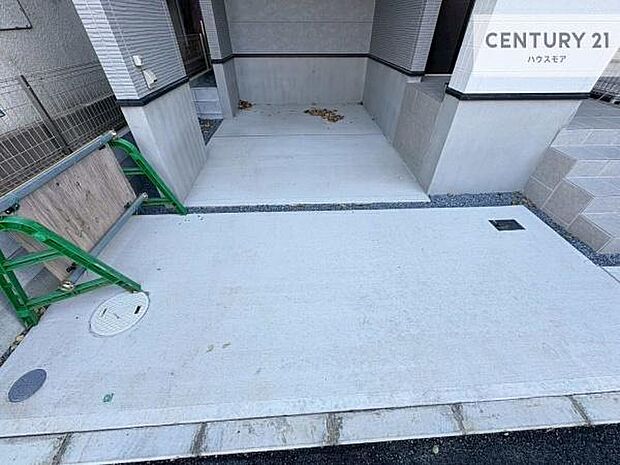 ビルトインガレージの駐車場は、雨や風から車を守ってくれるので大切に管理ができるので安心!