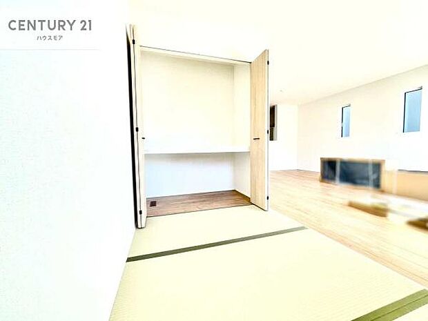 たっぷりの収納スペースで、暮らしがすっきり整う住まい。家族の荷物もきれいに片付き、毎日を快適に過ごせます。