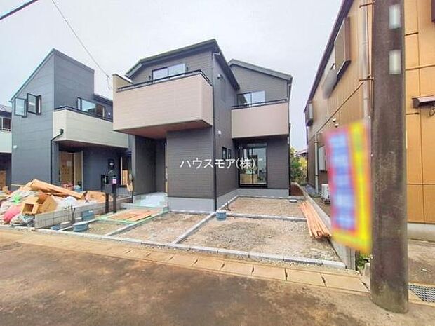 全3棟のキレイな街並み。是非1度ご内見ください。物件探しのご条件・ご要望・ご質問など、不動産に関することならどのようなことでも誠心誠意対応させて頂きます。