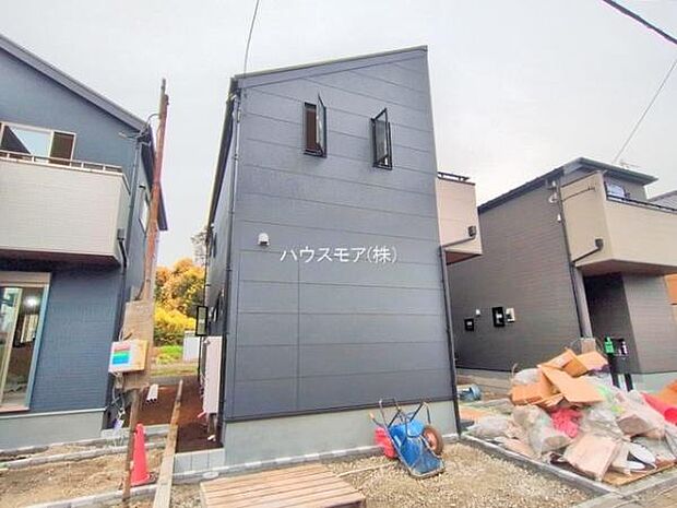 全3棟のキレイな街並み。是非1度ご内見ください。物件探しのご条件・ご要望・ご質問など、不動産に関することならどのようなことでも誠心誠意対応させて頂きます。