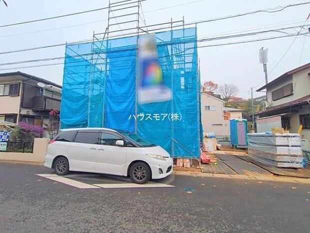 駐車スペースは2台分あります!セカンドカーはもちろん、バイクや自転車なども置き場所に困りません。【現地販売会開催中】