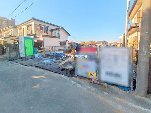 駐車スペースは2台分あります!セカンドカーはもちろん、バイクや自転車なども置き場所に困りません。