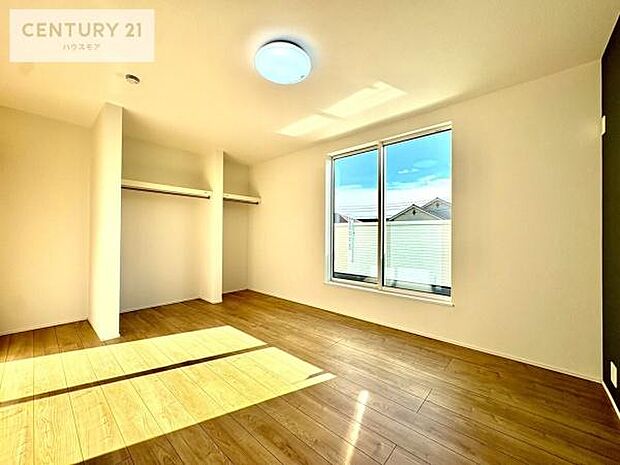 【現地販売会開催中】洋室は子供部屋や寝室、色々と用途多彩に利用できますね。収納力もたっぷりなので、広々気持ちよく過ごすことができます。