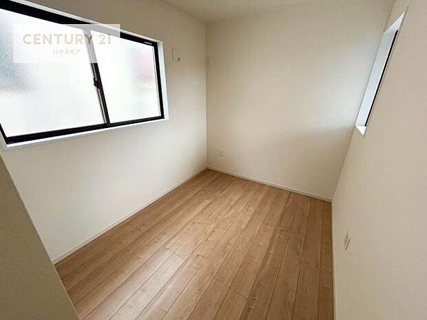 シンプルにデザインされているため、家具を選びません!お気に入りの家具を置いてくつろげる空間を作ることができます。