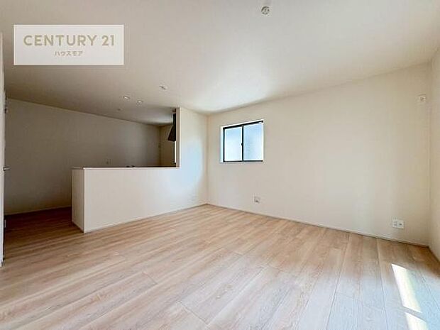 広々ダイニングスペース!ゆったりお食事。笑い声響く楽しい時間が過ごせます。日々の疲れも癒されます!配膳や後片付けも便利です!