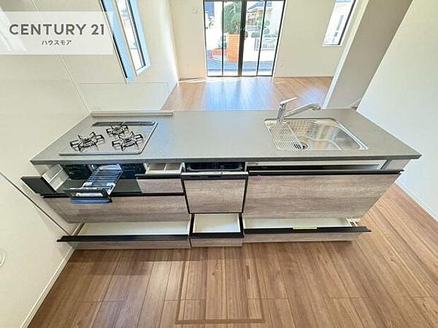 収納スペースが豊富で、調理スペースがスッキリと片付きひろ〜く活用できます!快適に作業ができます!毎日の料理が捗ります!