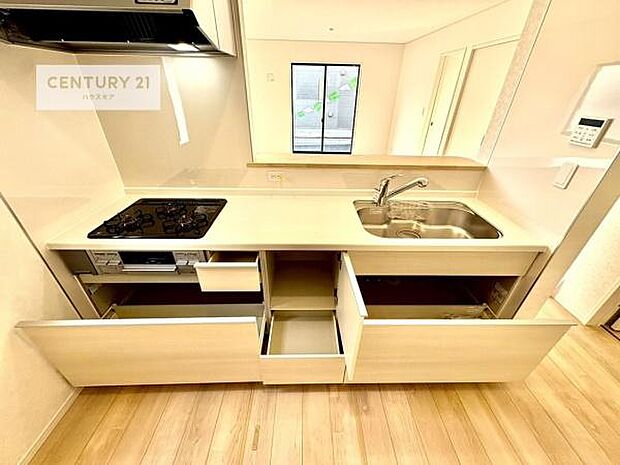 収納スペースが豊富で、調理スペースがスッキリと片付きひろ〜く活用できます!快適に作業ができます!毎日の料理が捗ります!