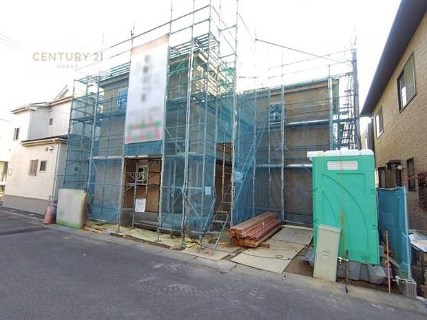 前面道路6ｍ！陽当り良好な立地です。車庫入れが苦手な方も安心ですね。