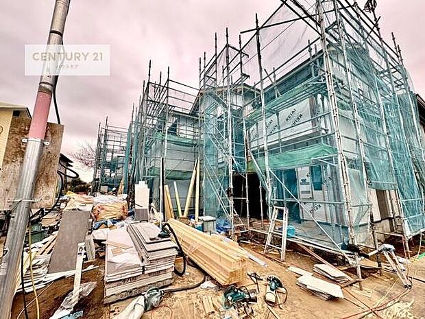 全2棟のキレイな街並み。是非1度ご内見ください。物件探しのご条件・ご要望・ご質問など、不動産に関することならどのようなことでも誠心誠意対応させて頂きます。