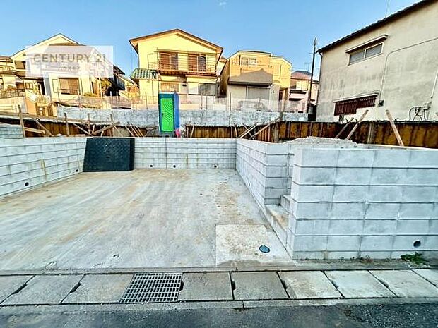 カースペース付きなのでマイカーをお持ちの方も安心ですね!ぜひ現地にてお確かめくださいませ!