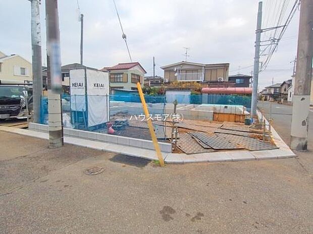 駐車スペースは2台分あります!セカンドカーはもちろん、バイクや自転車なども置き場所に困りません。