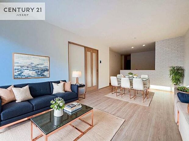 家具はCGパースです。大切な家族が集まるからこそLDKにはこだわりたい。子供たちが元気に笑いながら走り回っている姿を見た時が「広い家にして良かった」と思う瞬間です。