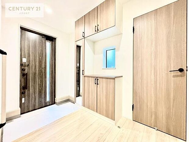 【現地販売会開催中】シューズボックス付きなので、玄関が片付きお掃除がしやすいです！スッキリした玄関で戸を開けた瞬間、清潔感のある心地いい空間が出迎えてくれます。