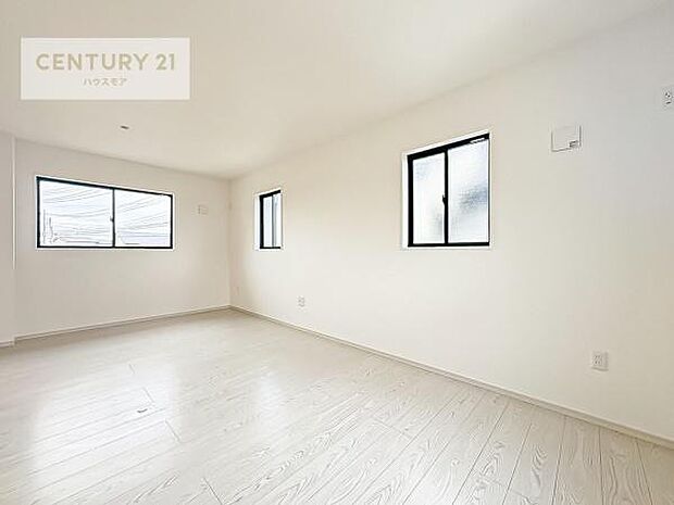 洋室5.9帖と洋室4.5帖に間仕切り対応可能な洋室です！お客様のライフスタイルに合わせて洋室の変更ができます！収納もあります！