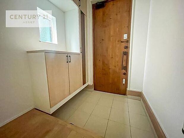 シューズボックス付きなので、玄関が片付きお掃除がしやすいです！スッキリした玄関で戸を開けた瞬間、清潔感のある心地いい空間が出迎えてくれます。【現地販売会開催中】