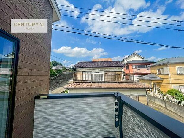 陽当たり良好なバルコニーです！晴れた日には青い空を見渡せる開放的な時間を楽しめます。【現地販売会開催中】