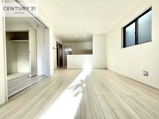 大切な家族が集まるからこそLDKにはこだわりたい。子供たちが元気に笑いながら走り回っている姿を見た時が「広い家にして良かった」と思う瞬間です。【現地販売会開催中】