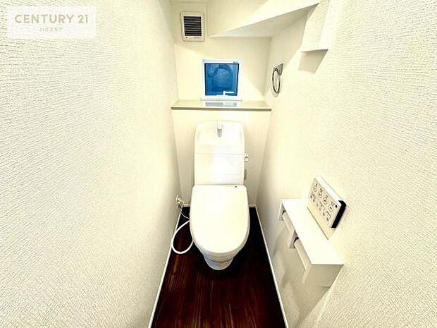 【現地販売会開催中】1・2階にトイレがございます！朝の忙しい時間帯も待たずにすみそうですね。白を基調とした清潔感のあるトイレでお手入れがしやすいです！