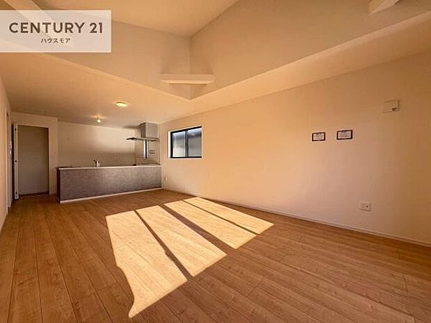 大切な家族が集まるからこそLDKにはこだわりたい。子供たちが元気に笑いながら走り回っている姿を見た時が「広い家にして良かった」と思う瞬間です。