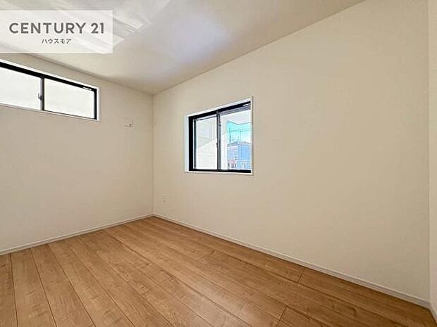 シンプルにデザインされているため、家具を選びません!お気に入りの家具を置いてくつろげる空間を作ることができます。