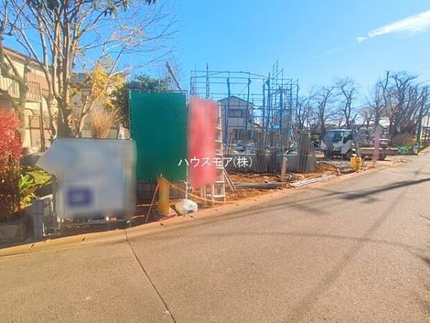 駐車スペースは2台分あります！セカンドカーはもちろん、バイクや自転車なども置き場所に困りません。