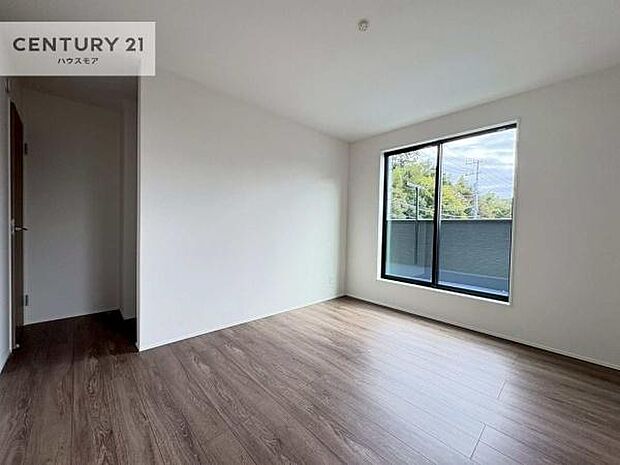 シンプルにデザインされているため、家具を選びません!お気に入りの家具を置いてくつろげる空間を作ることができます。