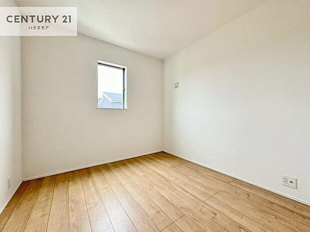 シンプルにデザインされているため、家具を選びません！お気に入りの家具を置いてくつろげる空間を作ることができます。