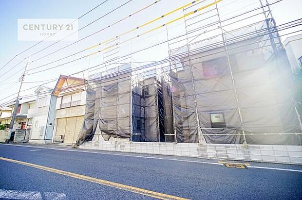 カースペース付きなのでマイカーをお持ちの方も安心ですね！ぜひ現地にてお確かめくださいませ！