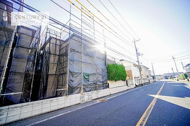 カースペース付きなのでマイカーをお持ちの方も安心ですね！ぜひ現地にてお確かめくださいませ！