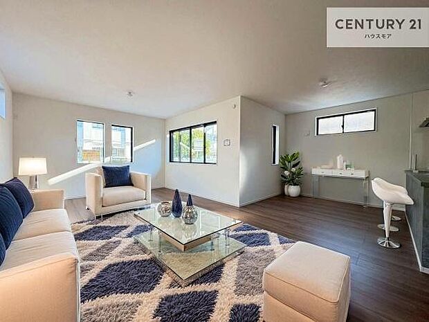 家具はCGパースです。大切な家族が集まるからこそLDKにはこだわりたい。子供たちが元気に笑いながら走り回っている姿を見た時が「広い家にして良かった」と思う瞬間です。