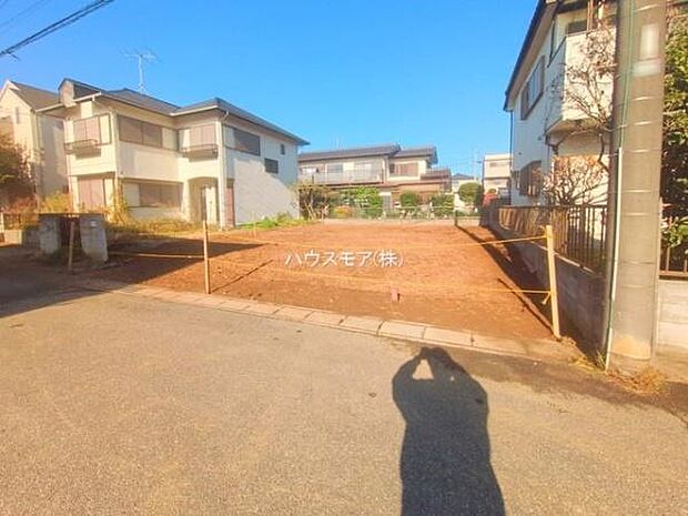 駐車スペースは2台分あります!セカンドカーはもちろん、バイクや自転車なども置き場所に困りません。