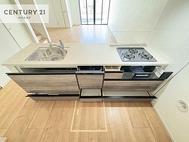 収納スペースが豊富で、調理スペースがスッキリと片付きひろ〜く活用できます!快適に作業ができます!毎日の料理が捗ります!