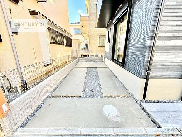 カースペース付きなのでマイカーをお持ちの方も安心ですね!ぜひ現地にてお確かめくださいませ!