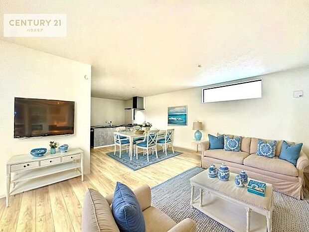 家具はCGパースです。大切な家族が集まるからこそLDKにはこだわりたい。子供たちが元気に笑いながら走り回っている姿を見た時が「広い家にして良かった」と思う瞬間です。