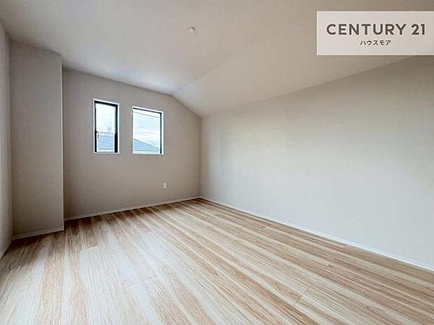 シンプルにデザインされているため、家具を選びません!お気に入りの家具を置いてくつろげる空間を作ることができます。