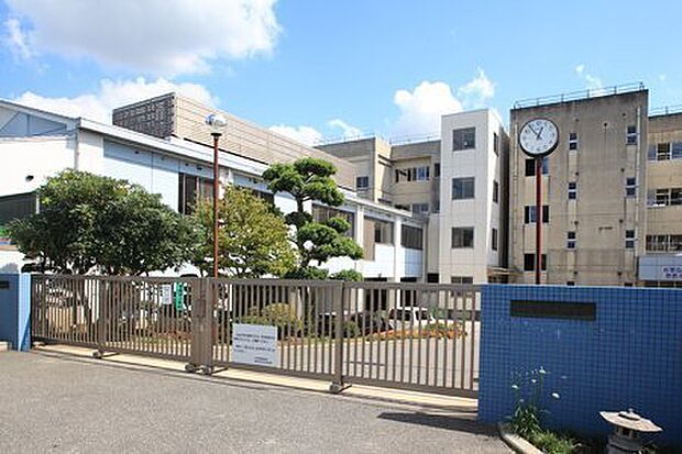 柏市立逆井中学校まで1600m