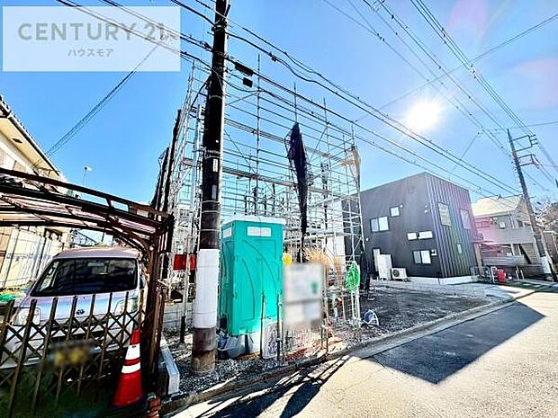 全2棟のキレイな街並み。是非1度ご内見ください。物件探しのご条件・ご要望・ご質問など、不動産に関することならどのようなことでも誠心誠意対応させて頂きます。