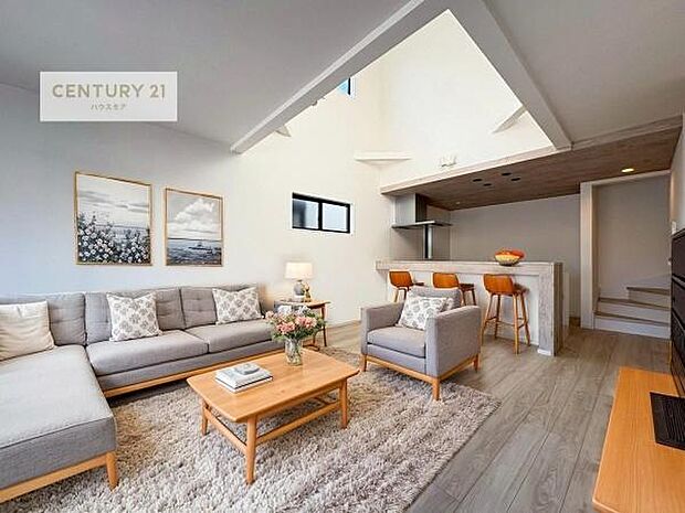 家具はCGパースです。大切な家族が集まるからこそLDKにはこだわりたい。子供たちが元気に笑いながら走り回っている姿を見た時が「広い家にして良かった」と思う瞬間です。