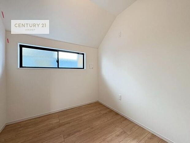 シンプルにデザインされているため、家具を選びません!お気に入りの家具を置いてくつろげる空間を作ることができます。