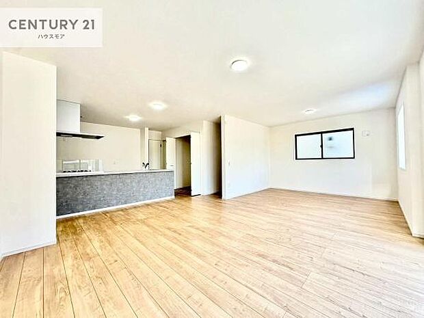 大切な家族が集まるからこそLDKにはこだわりたい。子供たちが元気に笑いながら走り回っている姿を見た時が「広い家にして良かった」と思う瞬間です。