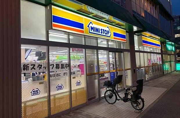 ミニストップおおたかの森駅前店まで2022m