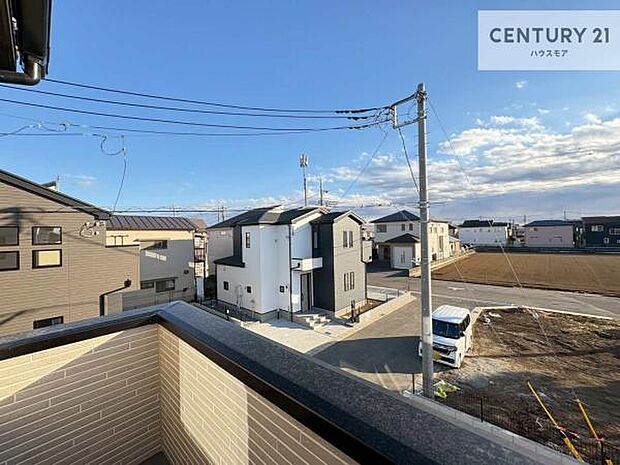 陽当たり良好なバルコニーです!晴れた日には青い空を見渡せる開放的な時間を楽しめます。