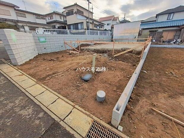 カースペース付きなのでマイカーをお持ちの方も安心ですね！ぜひ現地にてお確かめくださいませ！