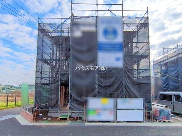 駐車スペースは3台分あります！セカンドカーはもちろん、バイクや自転車なども置き場所に困りません。