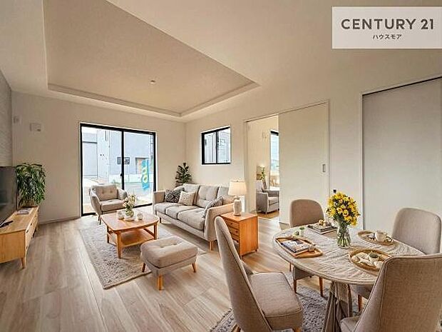 家具はCGパースです。開放感のある広々LDK！ソファーやダイニングテーブルを置いても窮屈にならないので快適に過ごせます！コミュニケーションが取りやすいリビングです！